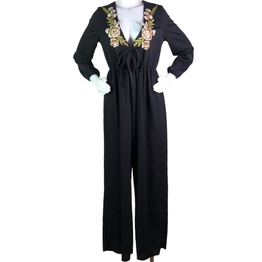 BLACK & FLORAL LONG SLEEVE WIDE LEG JUMPSUIT Size Medium